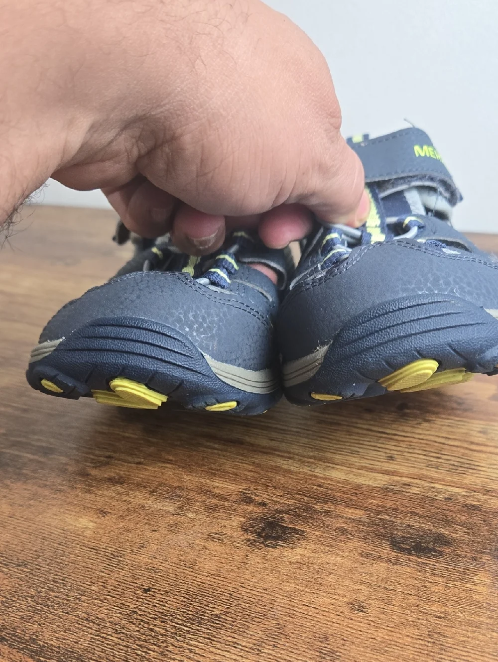 Merrell Kids Navy Lime Closed-Toe Sandal Sneaker Shoes Sz 5 Lightweight Comfort
